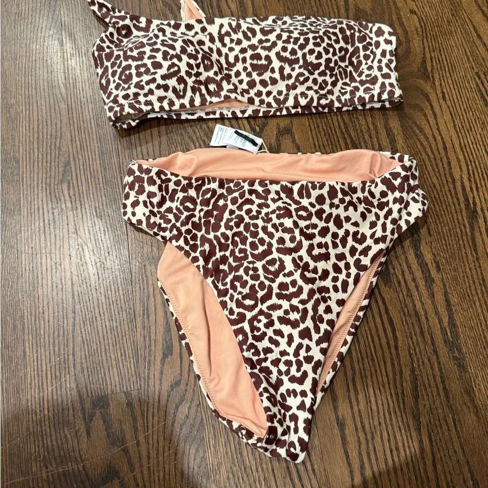 J Crew  one shoulder Bikini Top M Classic Sculpt Leopard Tan Black Beach EUC